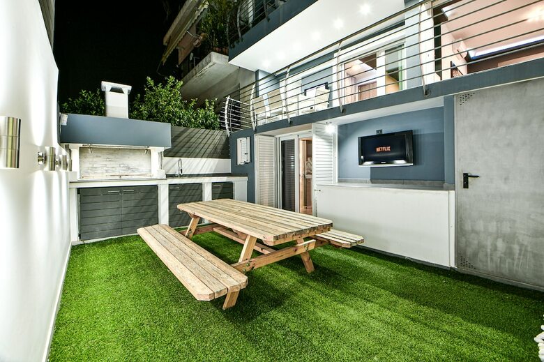 Adam 160m Luxury Villa Garden Bbq Pc Ps4