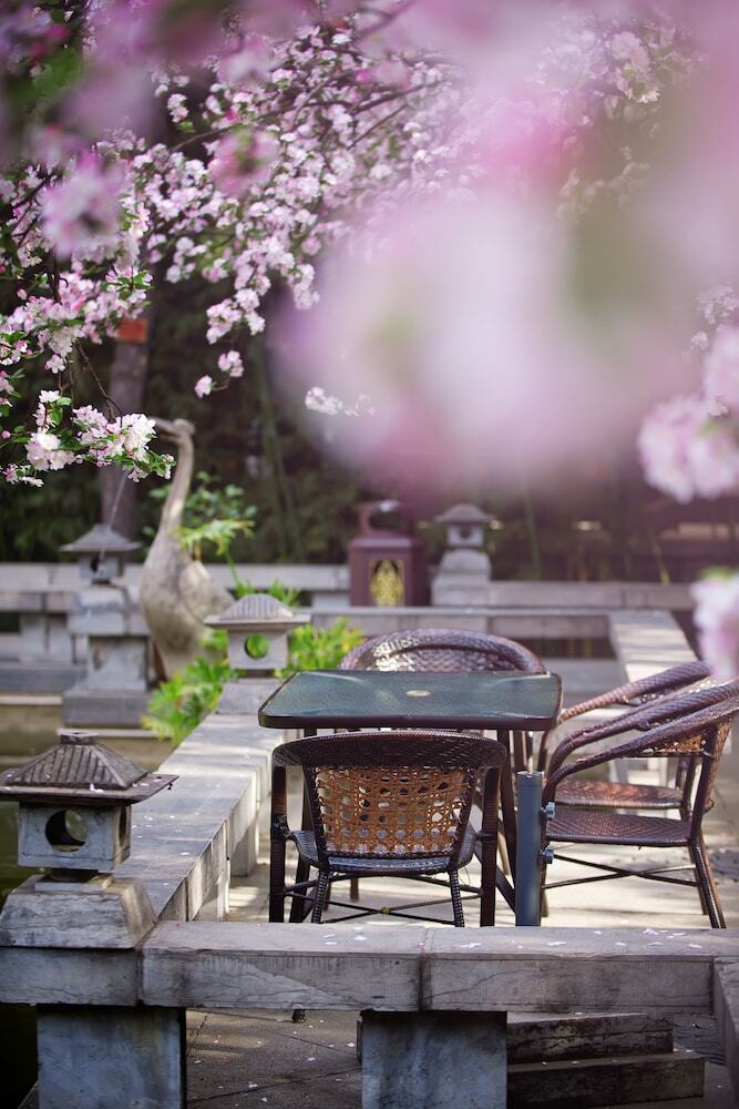 Tang Dynasty Art Garden Hotel