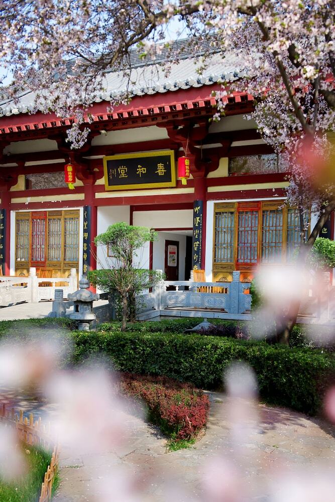 Tang Dynasty Art Garden Hotel