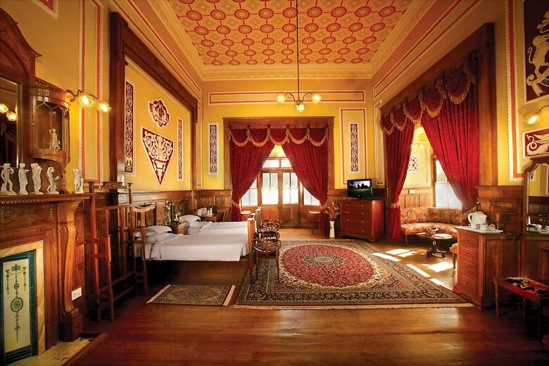 Hotel Welcomheritage Ferrnhills Royale Palace