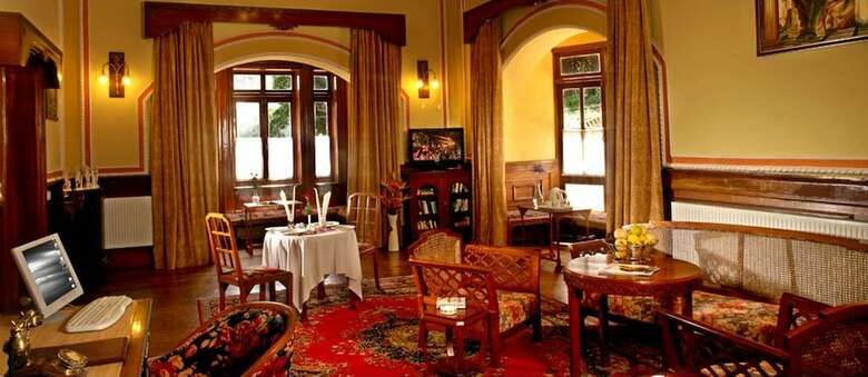 Hotel Welcomheritage Ferrnhills Royale Palace