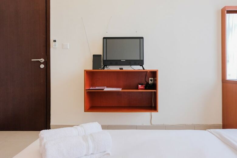 Clean 1br Saveria Apartment