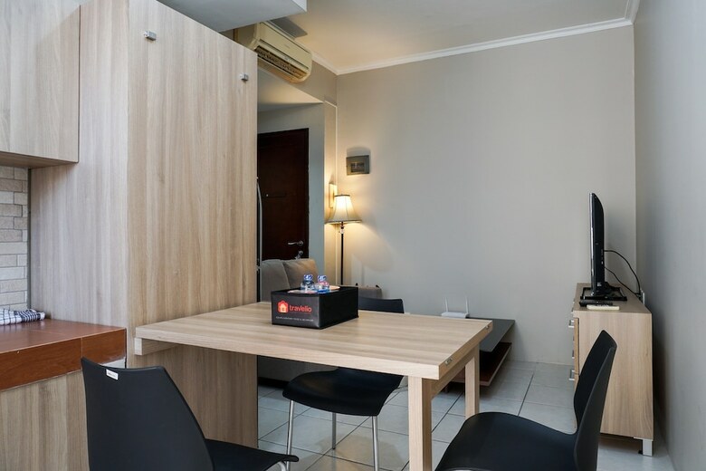 Cozy 2br Mediterania Ancol Apartment