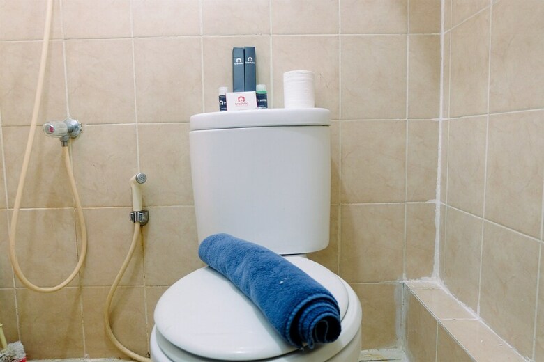 Clean 2br Green Bay Pluit Apartment