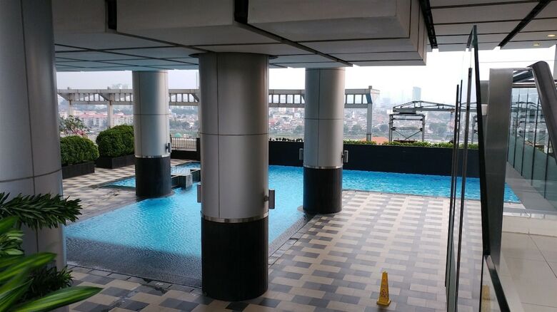 Comfy Studio Cosmo Terrace Apartment