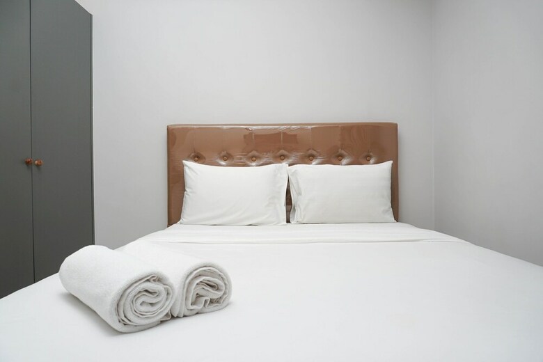 Cozy Studio Apartment At Taman Anggrek Residence
