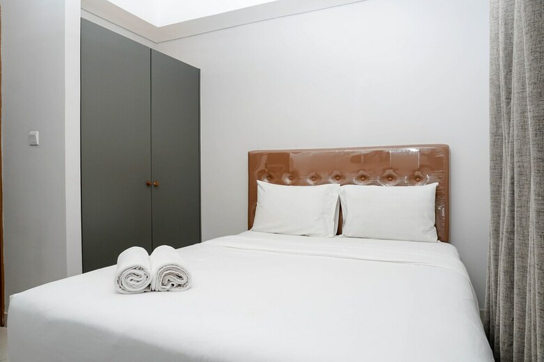 Cozy Studio Apartment At Taman Anggrek Residence