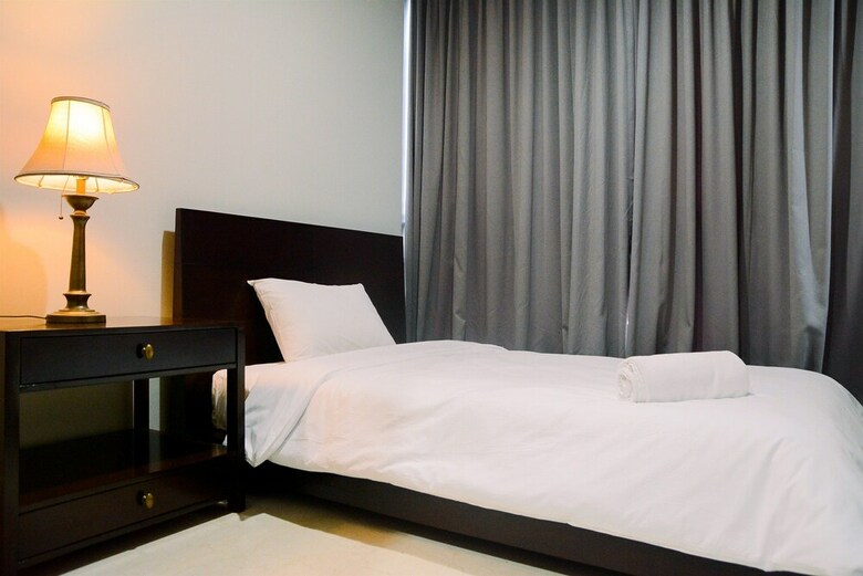 Luxurious 2br Ciputra Wold 2 Apartment