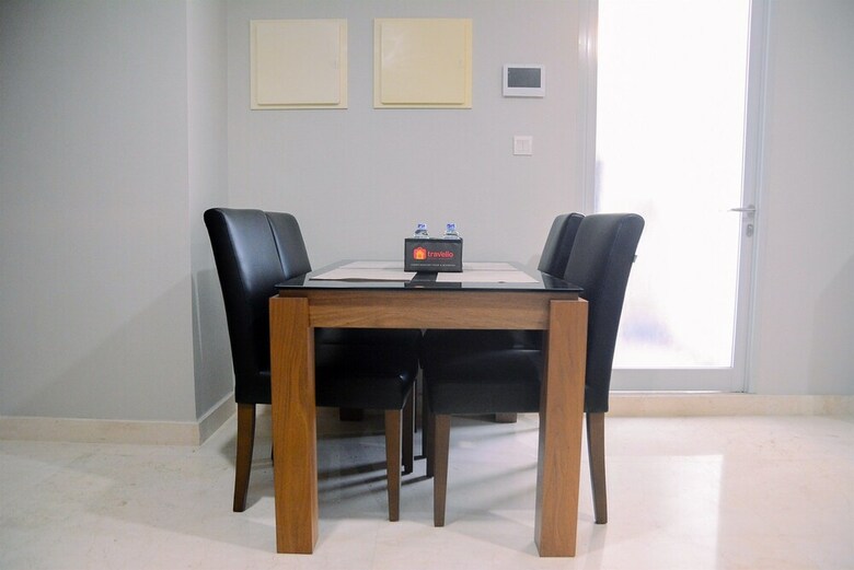 Luxurious 2br Ciputra Wold 2 Apartment