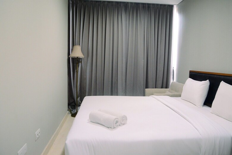 Luxurious 2br Ciputra Wold 2 Apartment
