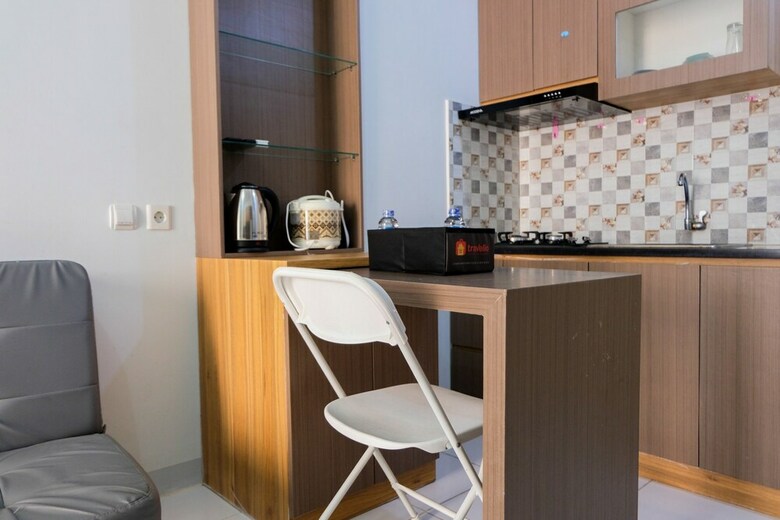 Homey And Comfy 2br Ayodhya Residence Apartment