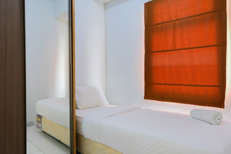 Homey And Comfy 2br Ayodhya Residence Apartment