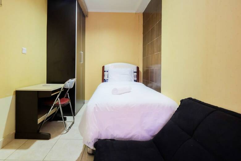 Modern 2br At City Home Apartment With Sofa Bed Near Moi