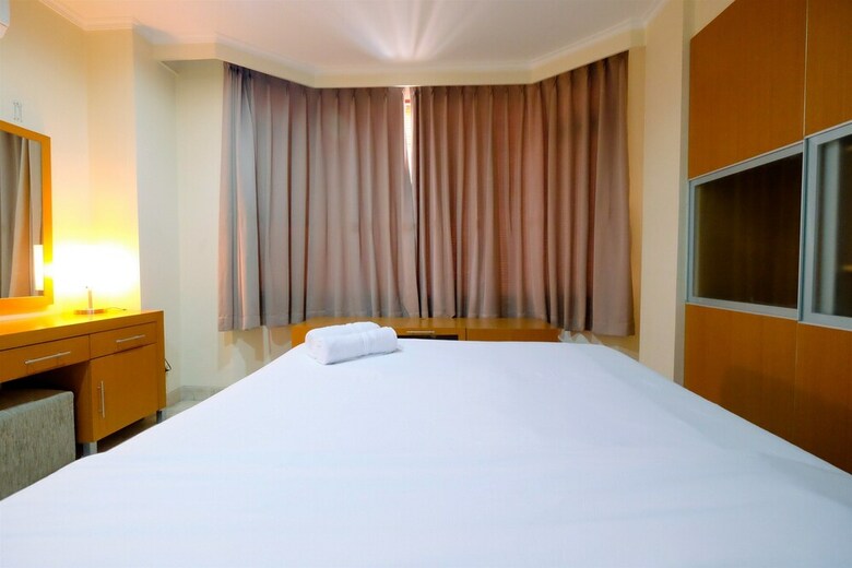 Modern Contemporer 2br Beverly Tower Apartment
