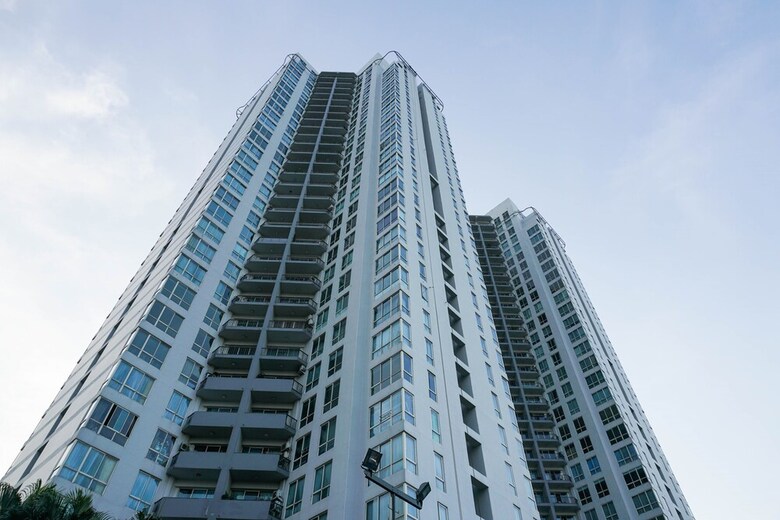 Spacious 3br With Balcony At Puri Casablanca Apartment