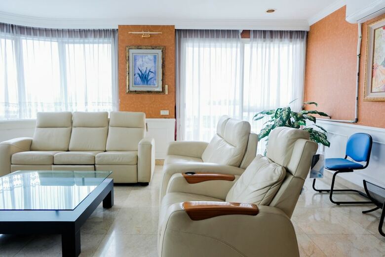 Spacious 2br Park Royale Apartment