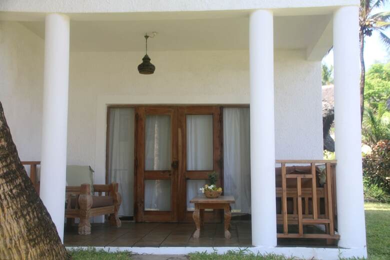 Hotel Blue Bay Village
