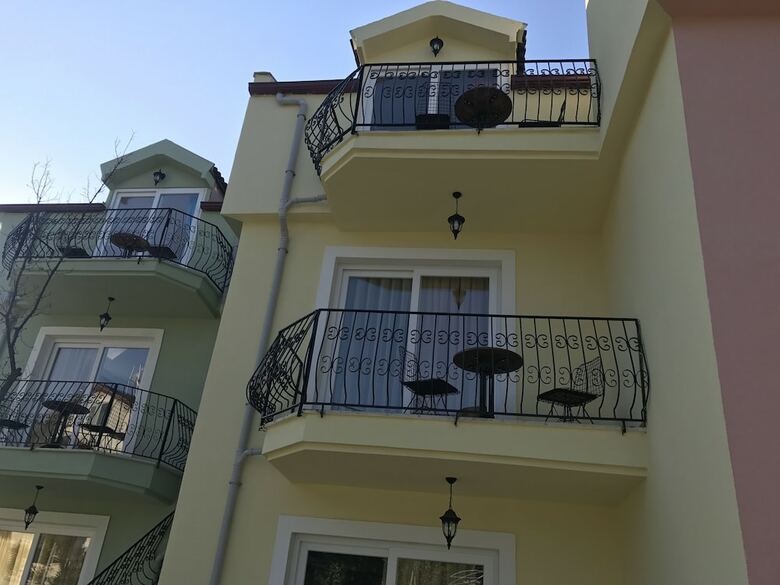 Infinity Lilly Apartments