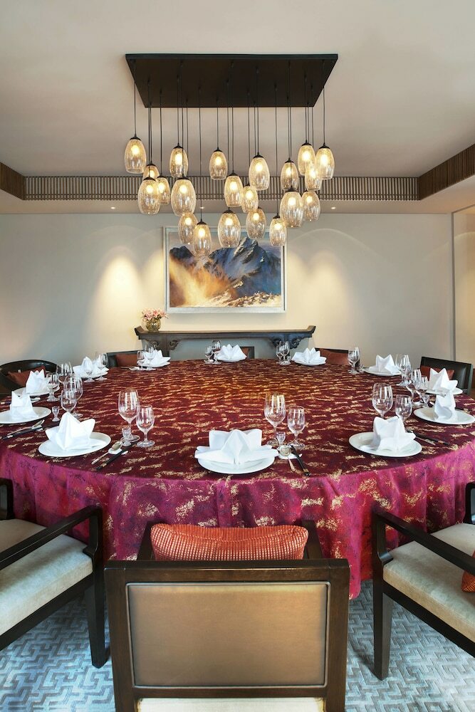 Hotel The St. Regis Lhasa Resort