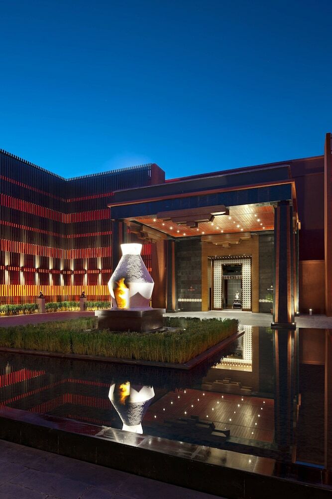 Hotel The St. Regis Lhasa Resort