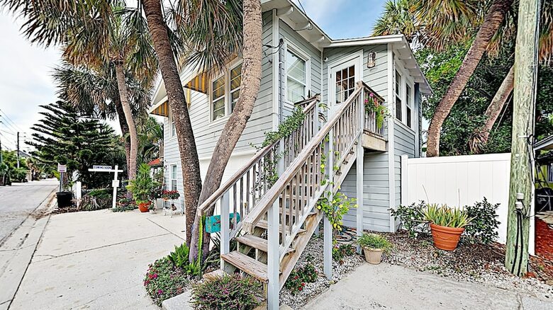 Charming Pass A Grille Beach Estate (2808pw)