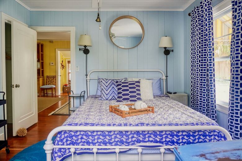 Charming Pass A Grille Beach Estate (2808pw)