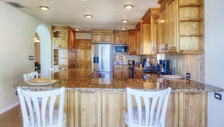 Elegant Premier Waterfront Home (7989)