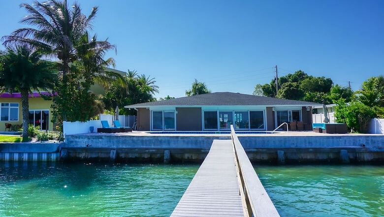 Elegant Premier Waterfront Home (7989)