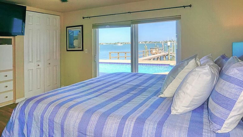 Elegant Premier Waterfront Home (7989)