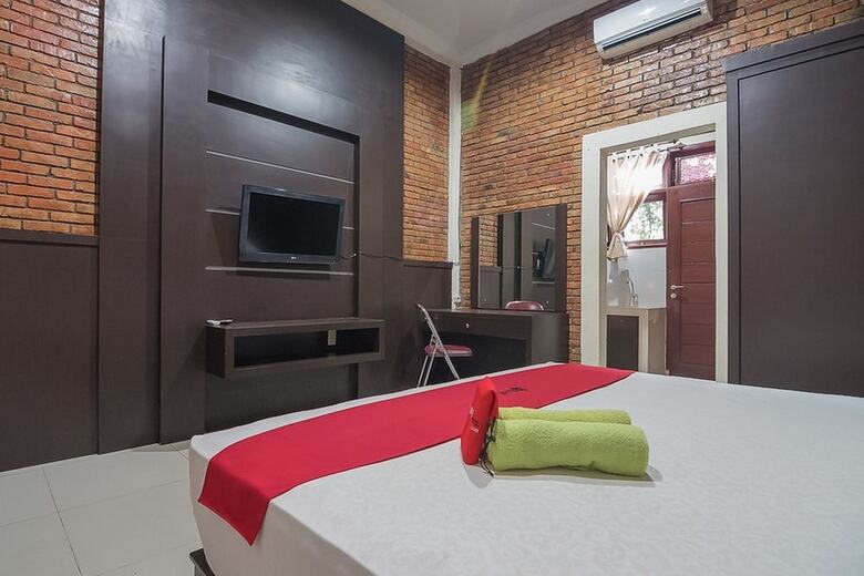Hotel Reddoorz Plus Near Cambridge City Square 2