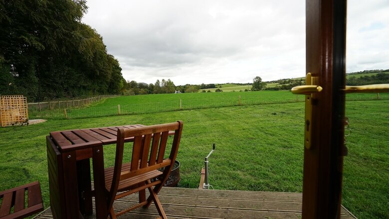 Beehive @ Westcote Glamping- Campsite