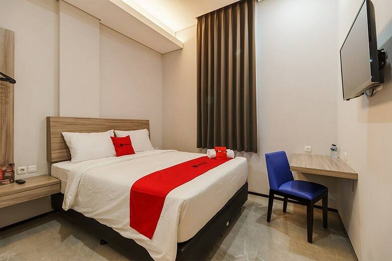 Hostal Reddoorz Plus Near Senayan City