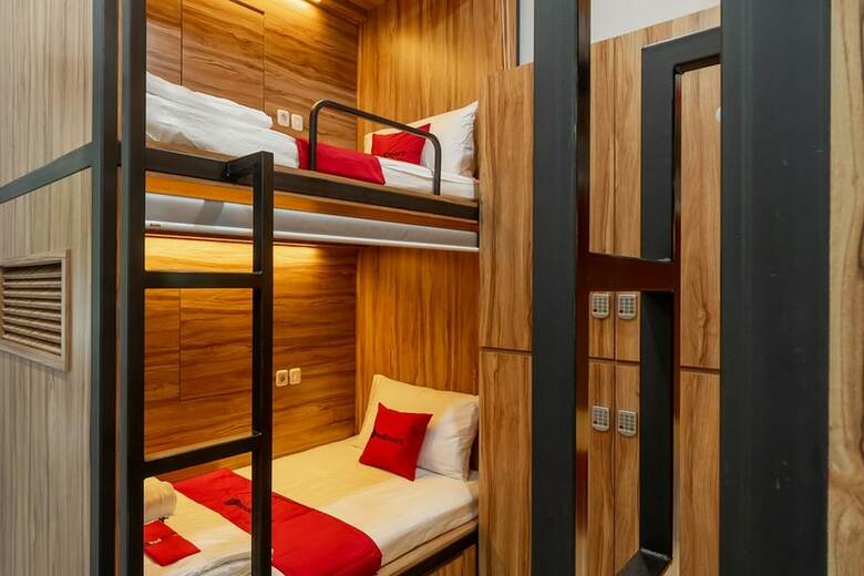 Hostal Reddoorz Plus Near Senayan City