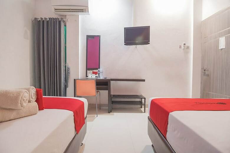 Hotel Reddoorz Plus Near Undip Pleburan