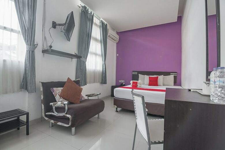 Hotel Reddoorz Plus Near Undip Pleburan