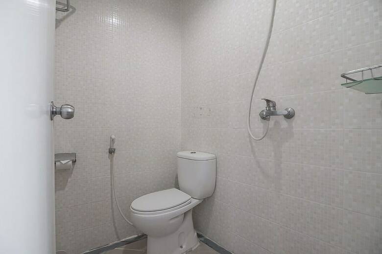 Hotel Reddoorz Plus Near Undip Pleburan