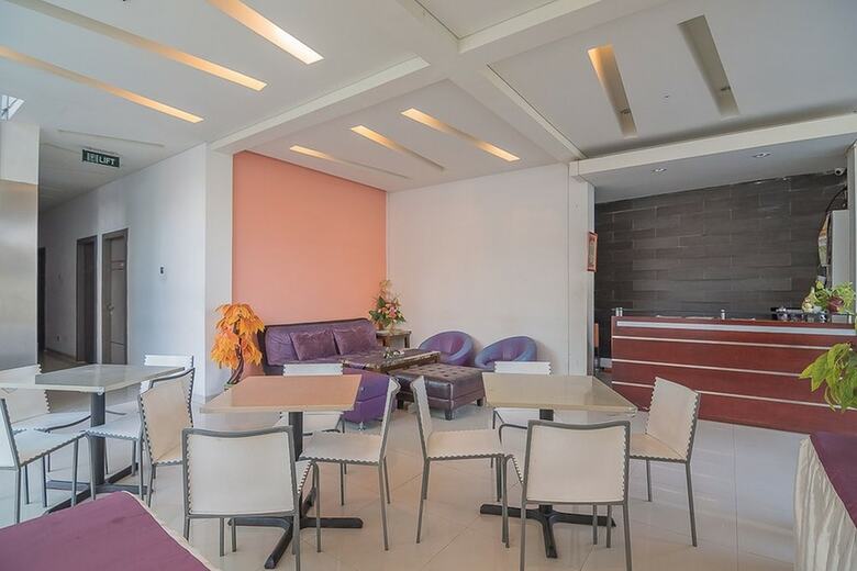 Hotel Reddoorz Plus Near Undip Pleburan