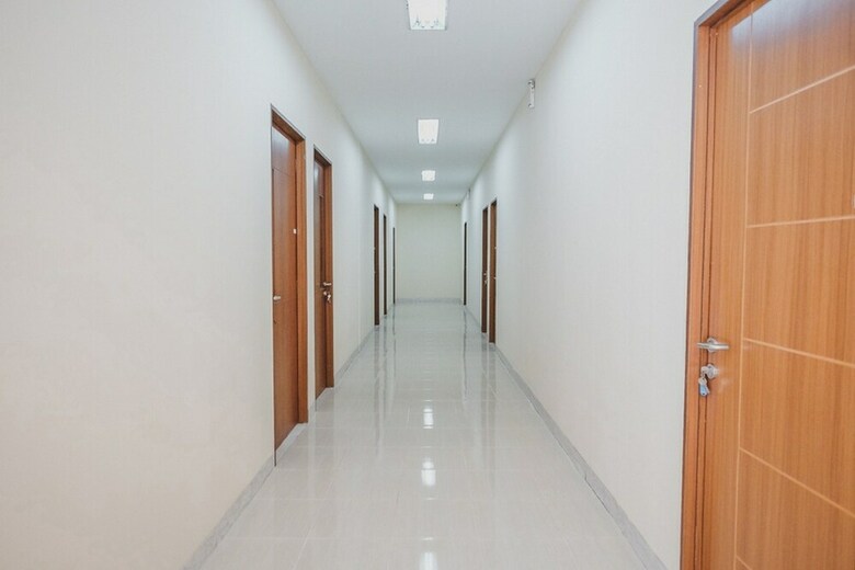 Hotel Reddoorz Plus Near Plaza Blok M