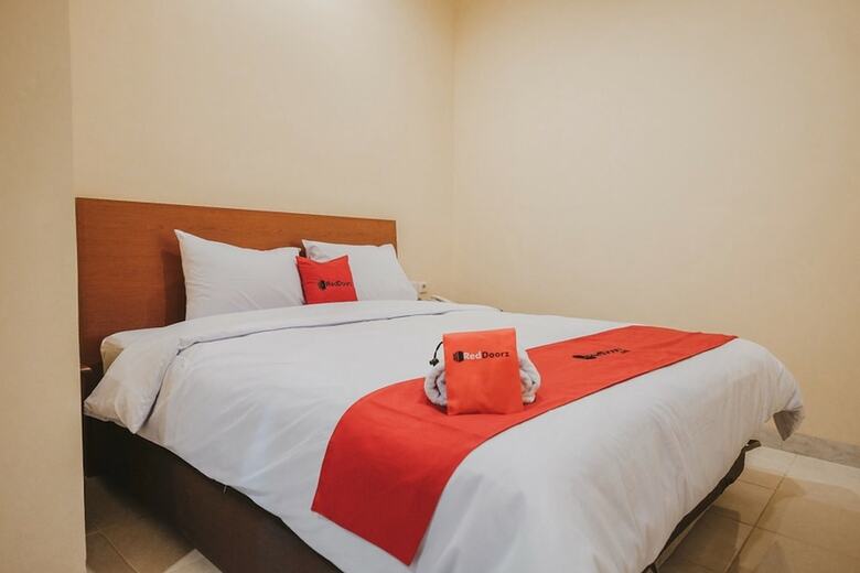 Hotel Reddoorz Plus Near Plaza Blok M