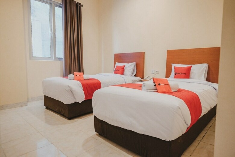Hotel Reddoorz Plus Near Plaza Blok M