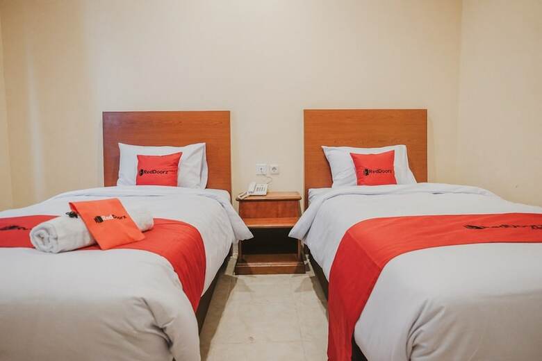 Hotel Reddoorz Plus Near Plaza Blok M