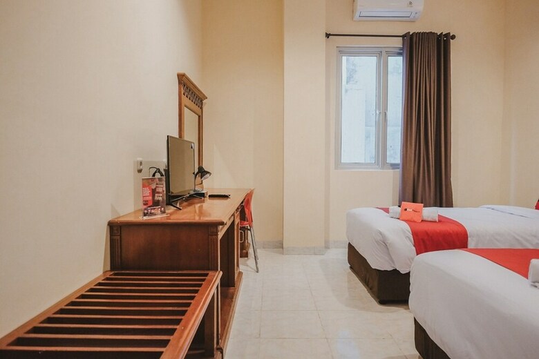 Hotel Reddoorz Plus Near Plaza Blok M