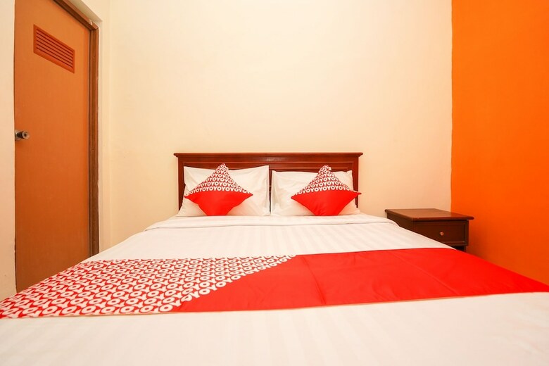 Hostal Oyo 1225 Hotel Dibino