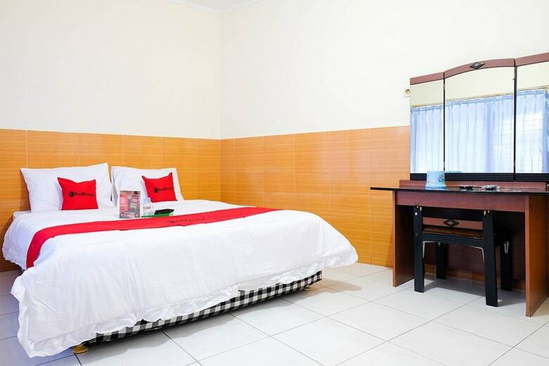 Hotel Reddoorz Near Stab Syailendra Kopeng