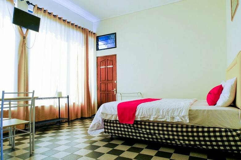 Hotel Reddoorz Near Stab Syailendra Kopeng