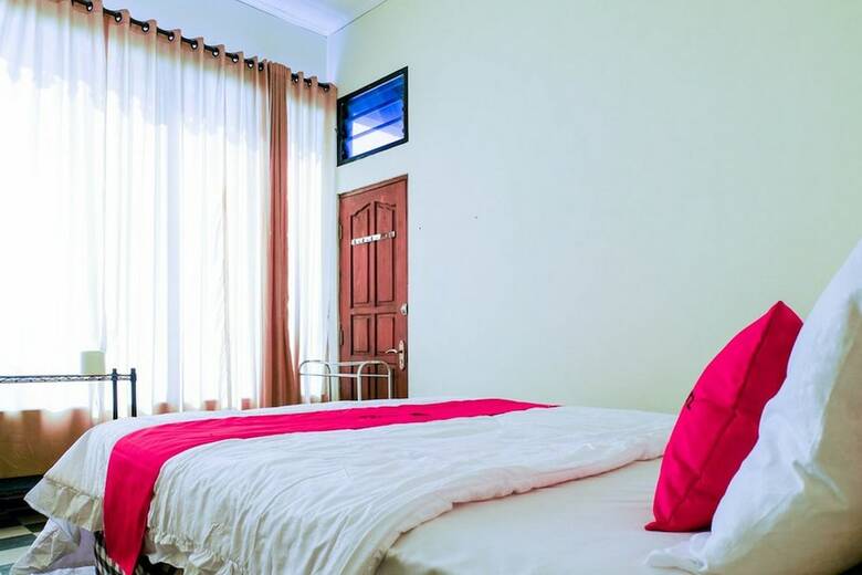 Hotel Reddoorz Near Stab Syailendra Kopeng