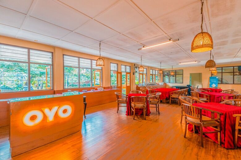 Hostal Oyo 1211 Graha Technopark Hotel