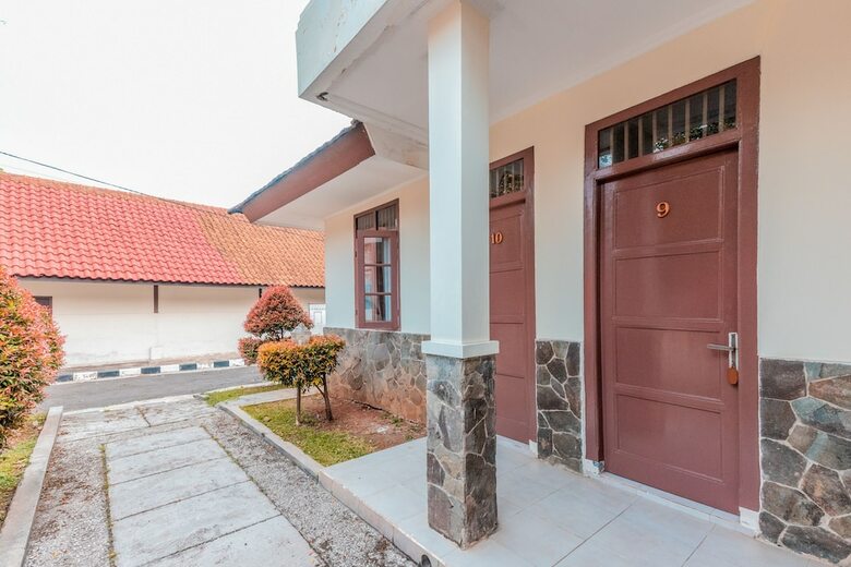 Hostal Oyo 1211 Graha Technopark Hotel