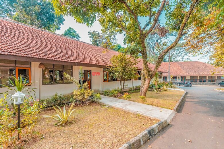 Hostal Oyo 1211 Graha Technopark Hotel