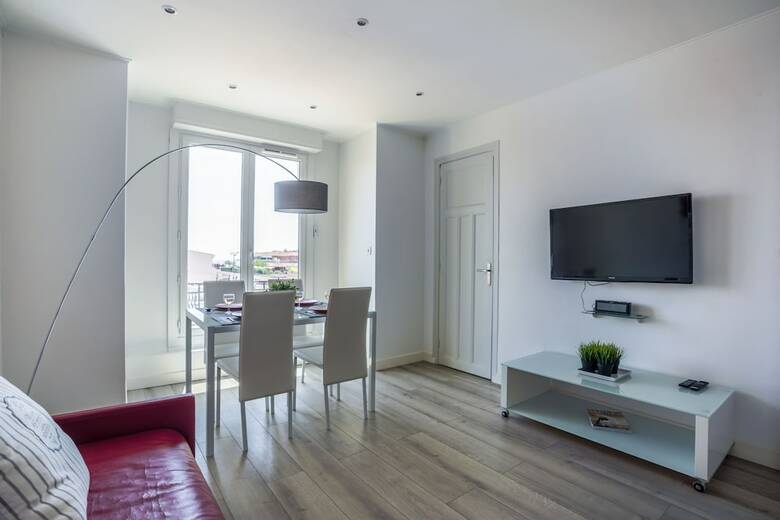 Apartamento One Bdrm Large Flat Central A/c-congress/beaches By Weekome